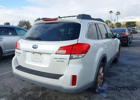 2011 Subaru Outback 2.5I Limited z USA, uszkodzony, nr VIN 4S4BRBKC3B3430538